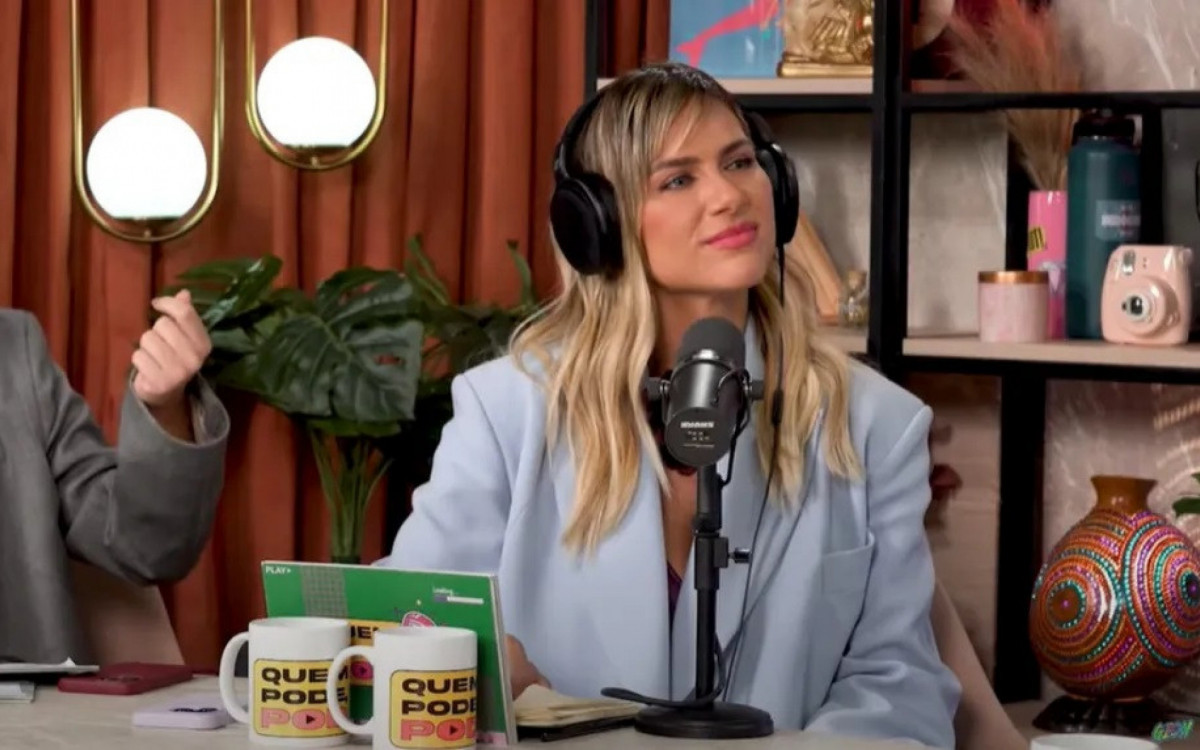 Giovanna Ewbank revelou proposta de sexo à três feita por Deborah Secco - Reprodução/Youtube