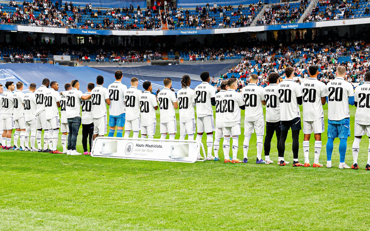 Homenagem dos jogadores do Real Madrid a Vini Jr antes da partida contra o Rayo Vallecano