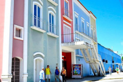 Centro Cultural Theóphilo Massad com espetáculos gratuitos