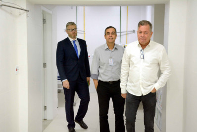 Prefeito Rodrigo Drable acompanha obras na Santa Casa de Barra Mansa