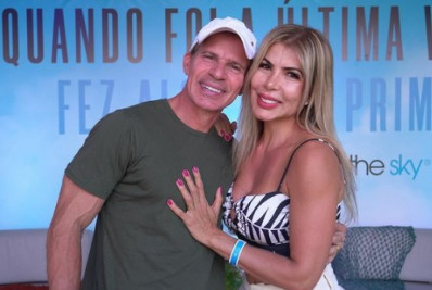 Túlio Maravilha revela que exigiu presença de sua mulher para posar nu: ‘Senão o negócio não subia’