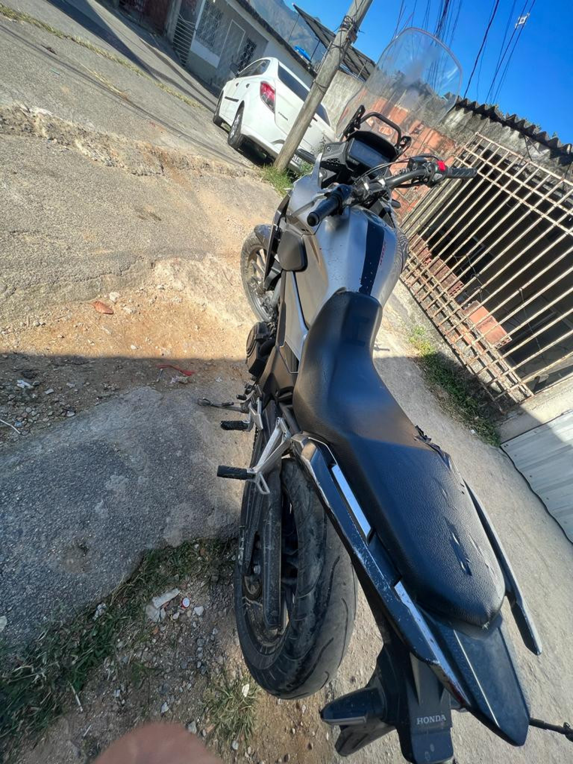 PMs ecuperaram três carros e uma motocicleta roubados na comunidade do Flexal - Divulgação/Polícia Militar