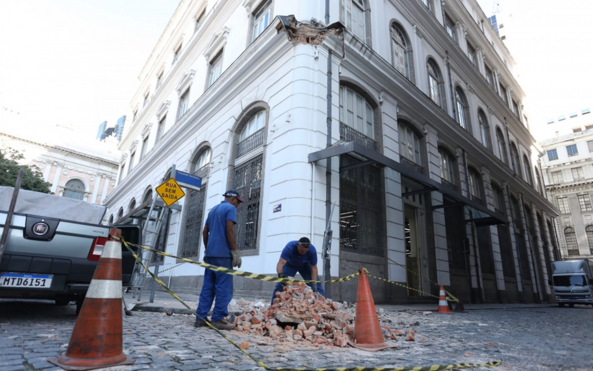 Equipe de engenharia e manuten&ccedil;&atilde;o foi acionada para avaliar os danos