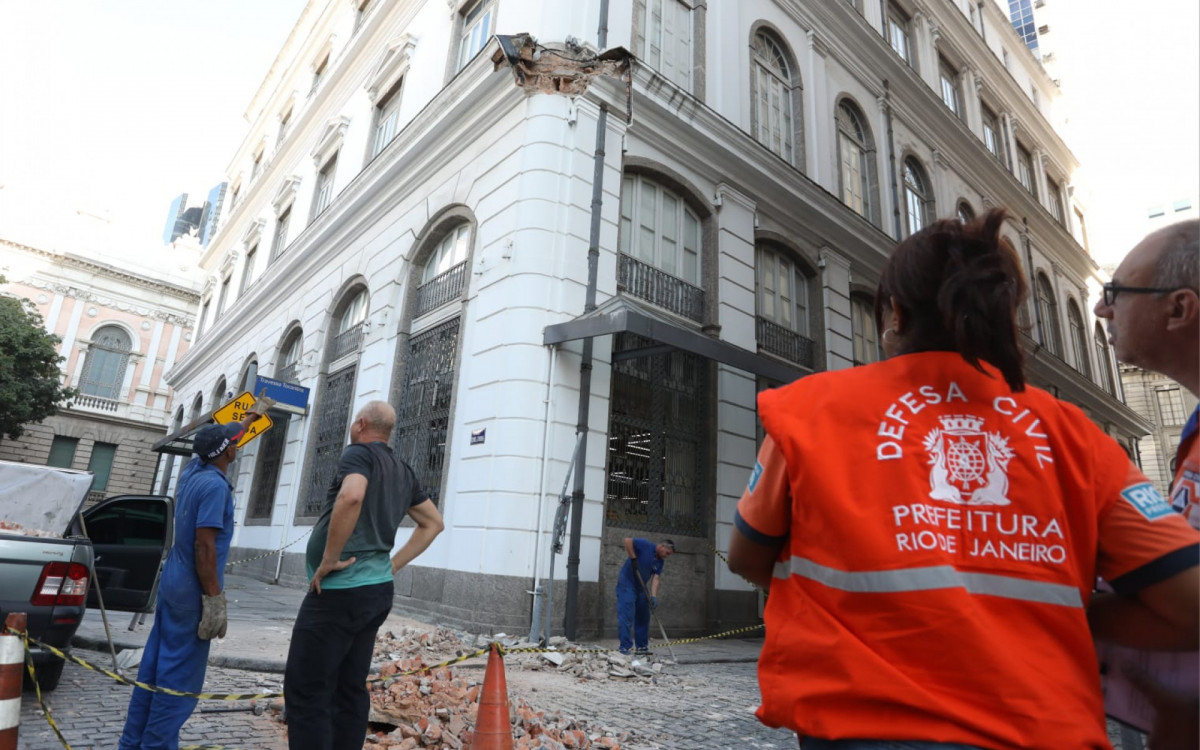 Equipe de engenharia e manuten&ccedil;&atilde;o foi acionada para avaliar os danos