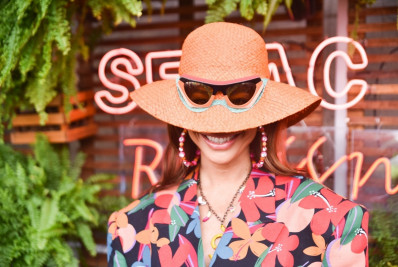 Sabrina Sato aposta em chapéu diferentão no segundo dia de SPFW