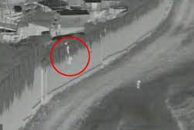 Criança de 4 anos é 'jogada' do alto do muro na fronteira entre México e EUA