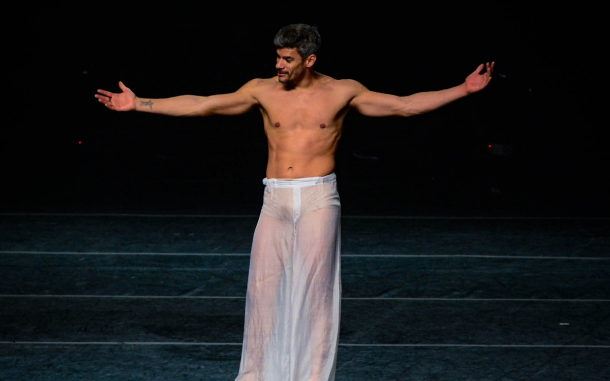 Thiago Soares se apresenta na Zona Oeste do Rio