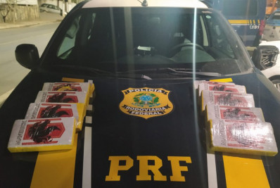 Mulher é presa com dez quilos de pasta base de cocaína na bagagem