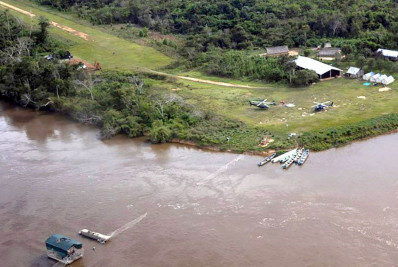 Saúde e FAB entregam remédios a comunidades ribeirinhas no Amazonas