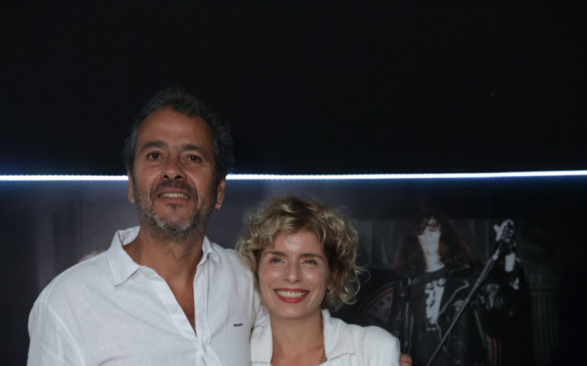 Marcos Palmeira e a mulher curtem show do Djavan