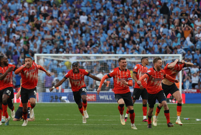 Nos pênaltis, Luton Town vence Coventry City e disputará Premier League pela primeira vez