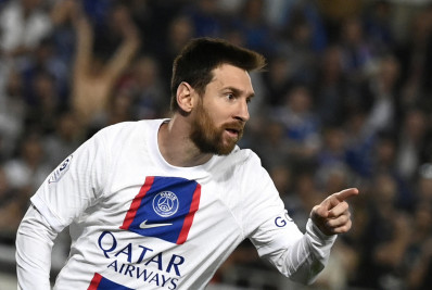 PSG conquista título francês e Messi se torna maior campeão da história do futebol