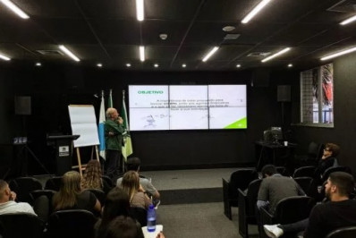 Sala do Empreendedor de Mesquita é palco de palestra sobre Educação Financeira