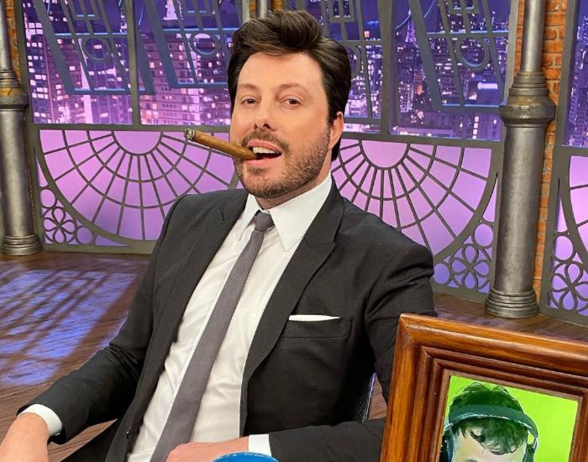 Danilo Gentilo é exposto e humilhado por ex-funcionário do SBT - Foto reprodução Internet