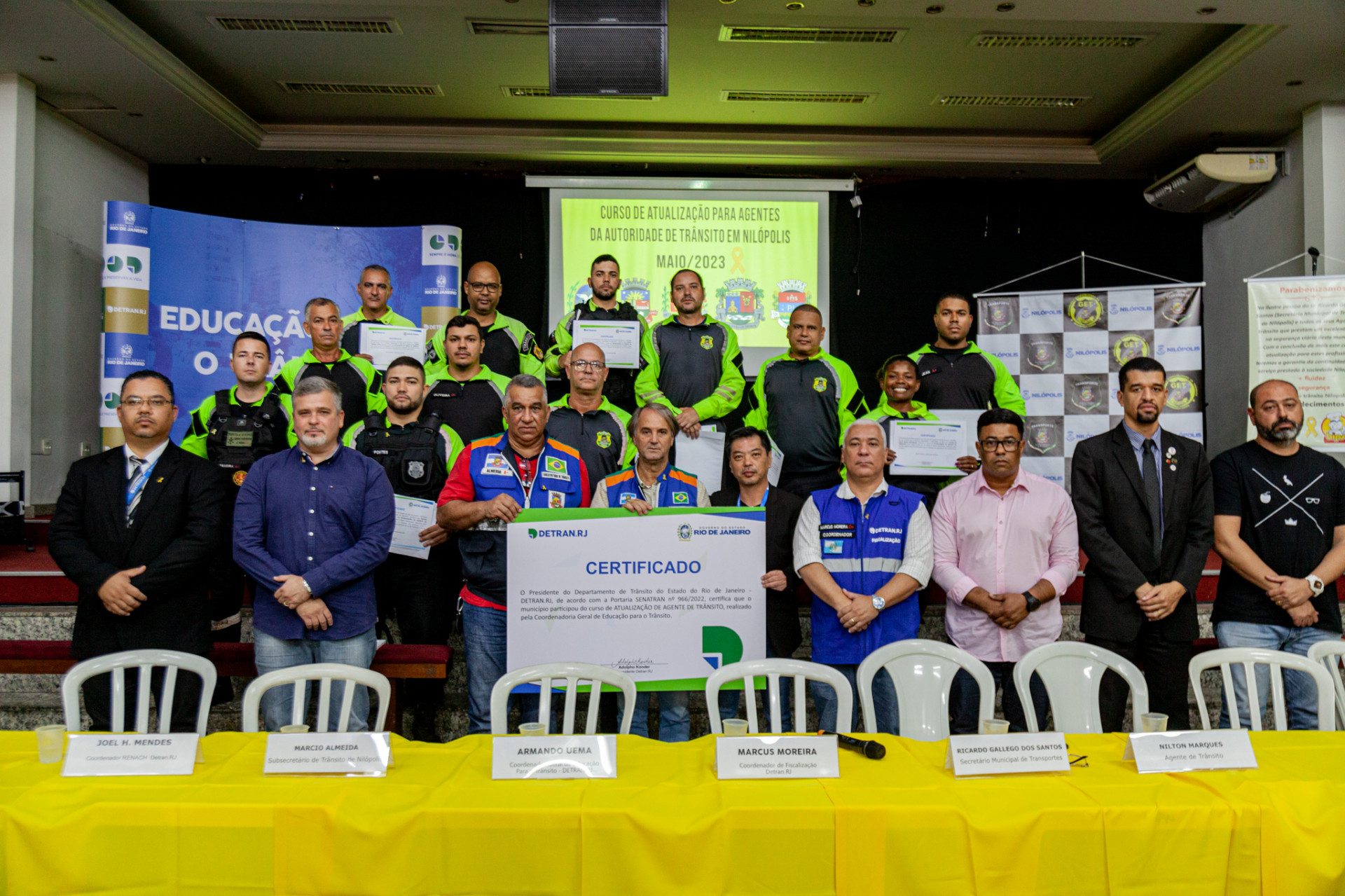 Mesa do evento encerramento do curso de atualiza&ccedil;&atilde;o de agente de tr&acirc;nsito em Nil&oacute;polis - Felipe Soares / PMN