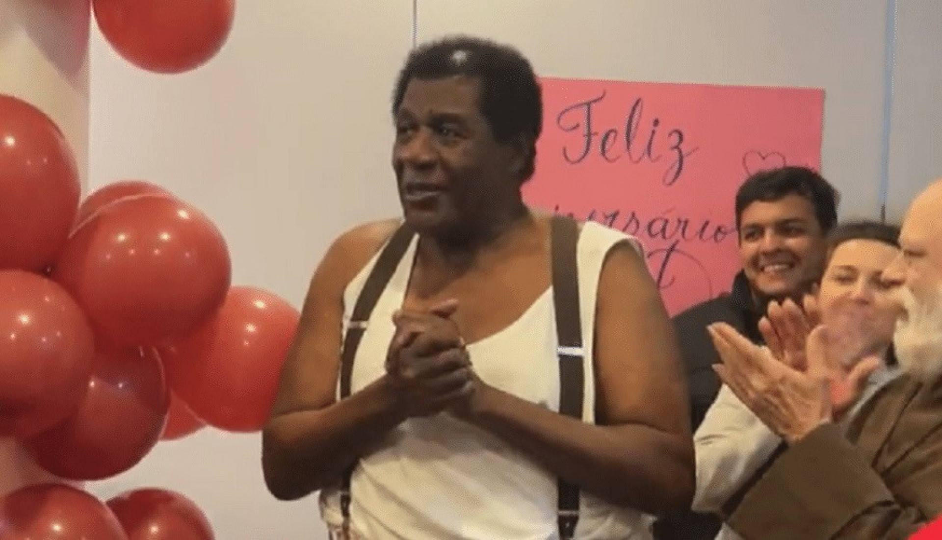 Tony Tornado ganhou festa surpresa nos bastidores de novela  - Reprodução/Instagram