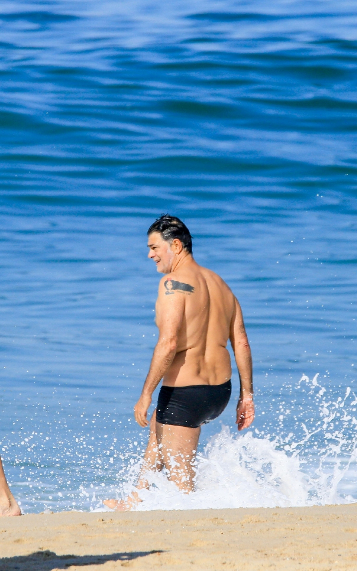 Eduardo Moscovis curte dia de sol no Leblon