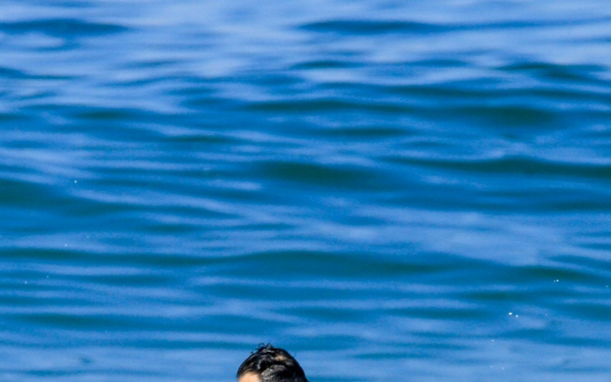 Eduardo Moscovis curte dia de sol no Leblon