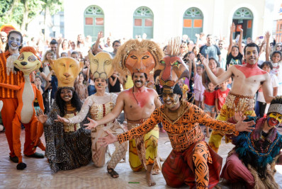 Espetáculo ‘O Rei Leão’ lota Corredor Cultural, em Barra Mansa