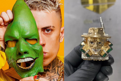 MC Daniel mostra joia com seu rosto gravado e divide opiniões