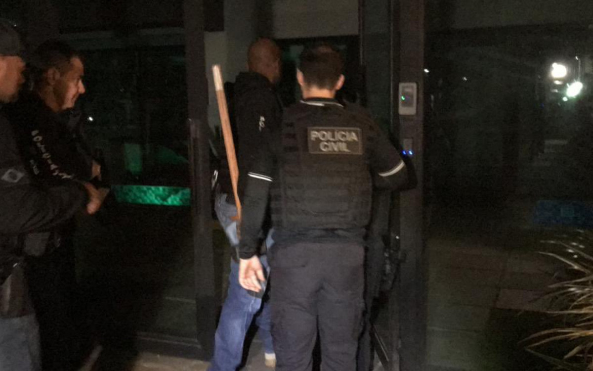 Pol&iacute;cia tamb&eacute;m investiga quadrilha por lavagem de dinheiro e tr&aacute;fico de drogas