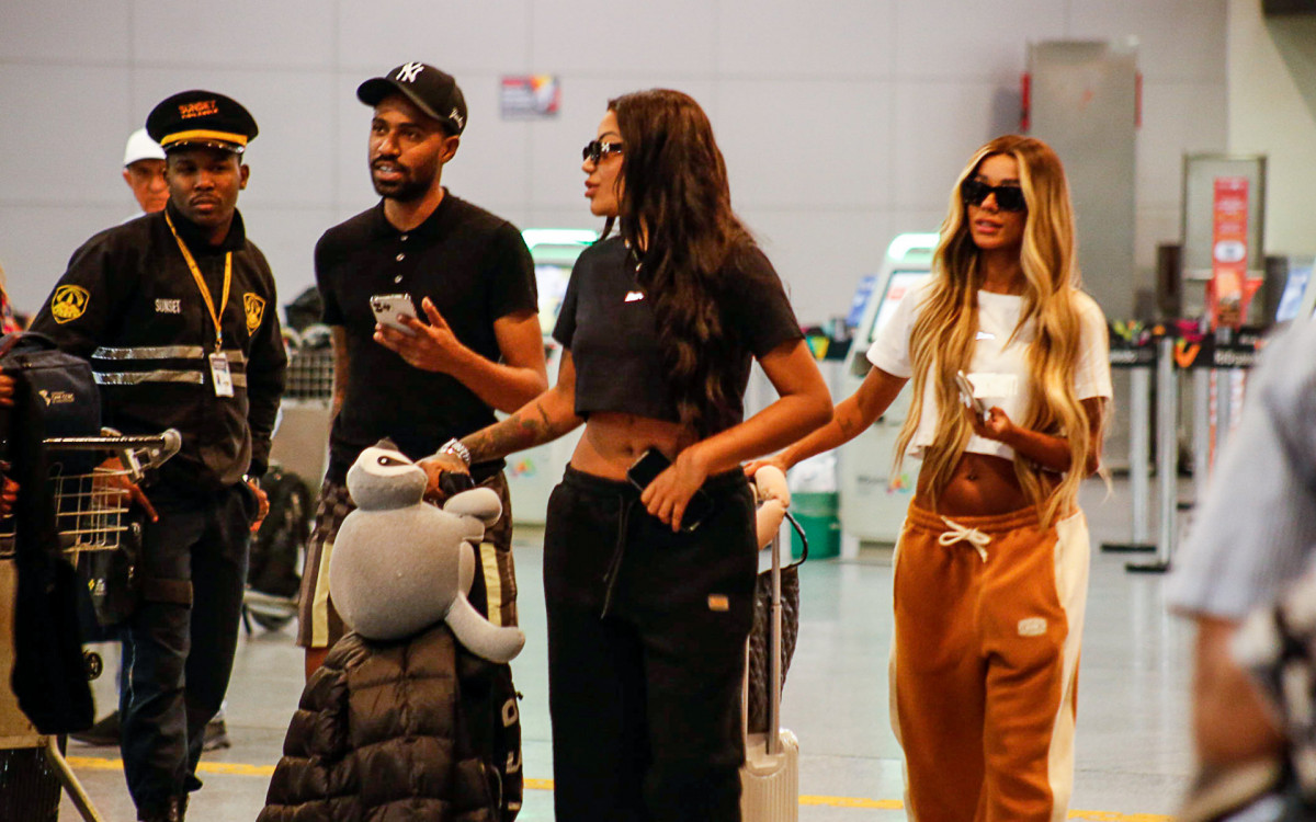 Ludmilla e Brunna Gon&ccedil;alves embarcam no Aeroporto Gale&atilde;o rumo ao show de Beyonc&eacute;, em Londres