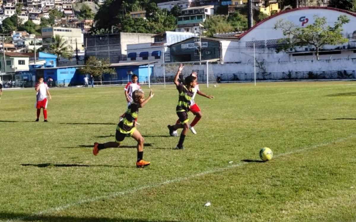 Mesmo perdendo um p&ecirc;nalti Mambucaba fatura o campeonato
