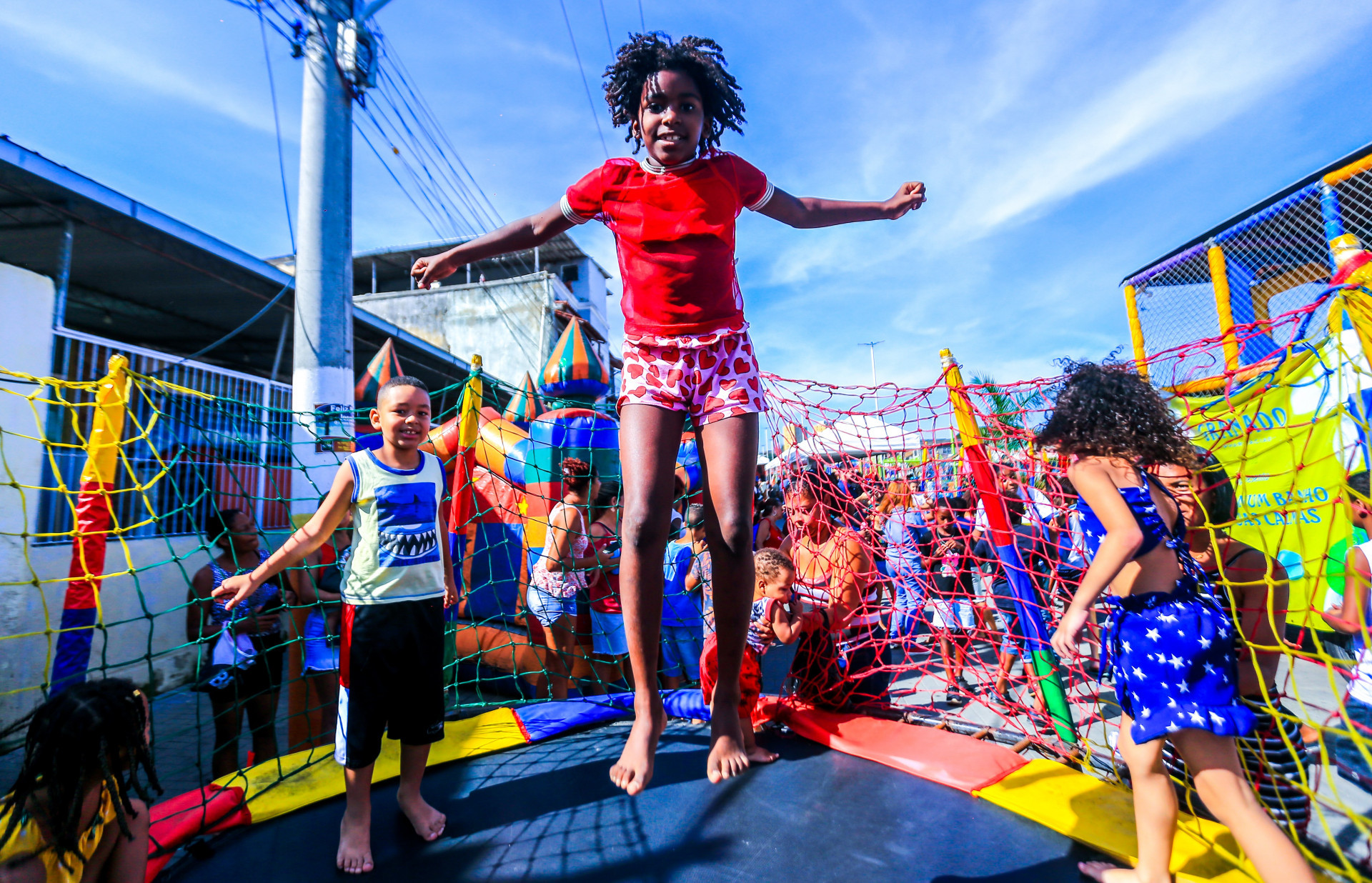 O pula-pula foi um dos brinquedos preferido das crian&ccedil;as na pra&ccedil;a - Rafael Barreto / PMBR
