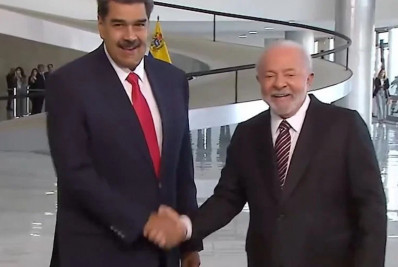 Lula exalta Maduro e chama Venezuela de 'democracia'