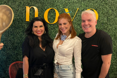 Ex-peoas de 'A Fazenda', Solange Gomes e Deborah Albuquerque se reencontram na noite carioca