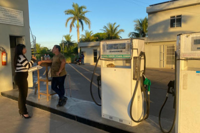  Procon fiscaliza postos de combustíveis, para verificar se redução é repassada ao consumidor