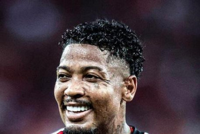 São Paulo dá ultimato a Marinho e ameaça desistir de contratar o atacante do Flamengo
