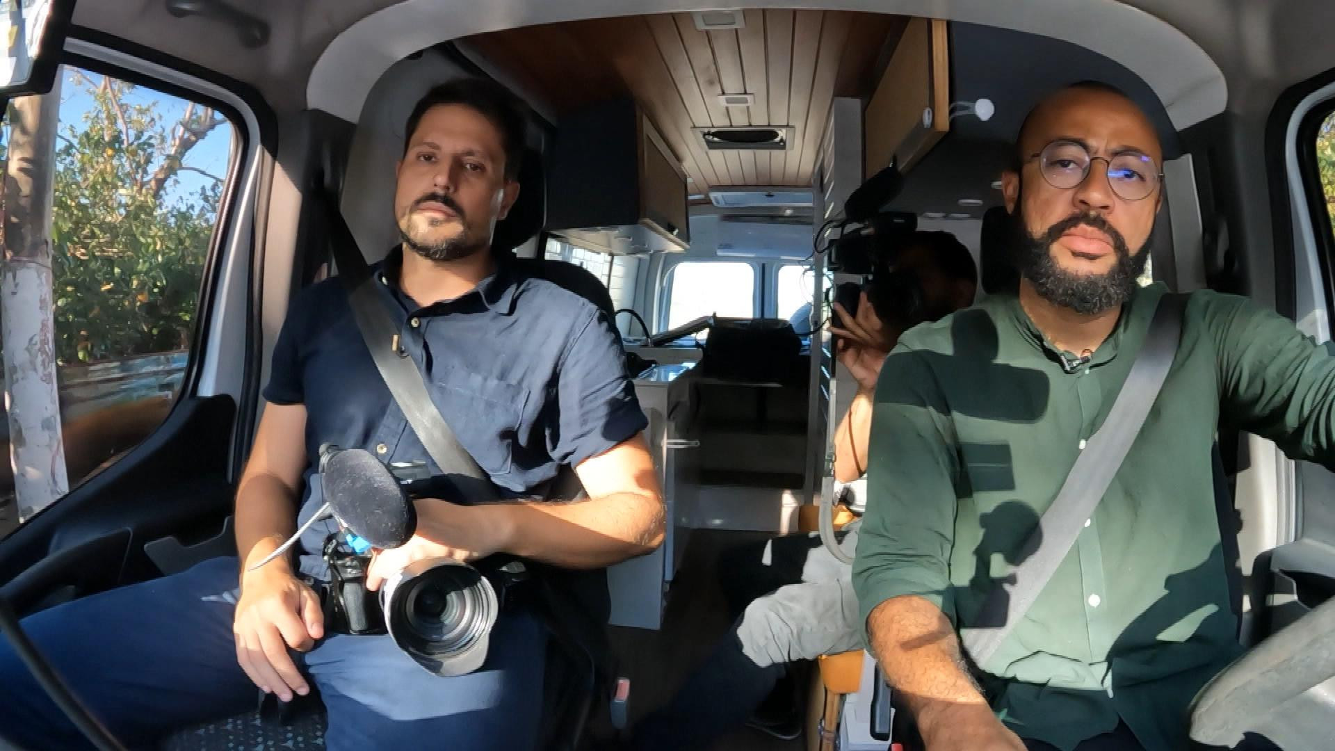 Equipe do Profissão Repórter a bordo do motorhome - Reprodução/Globo