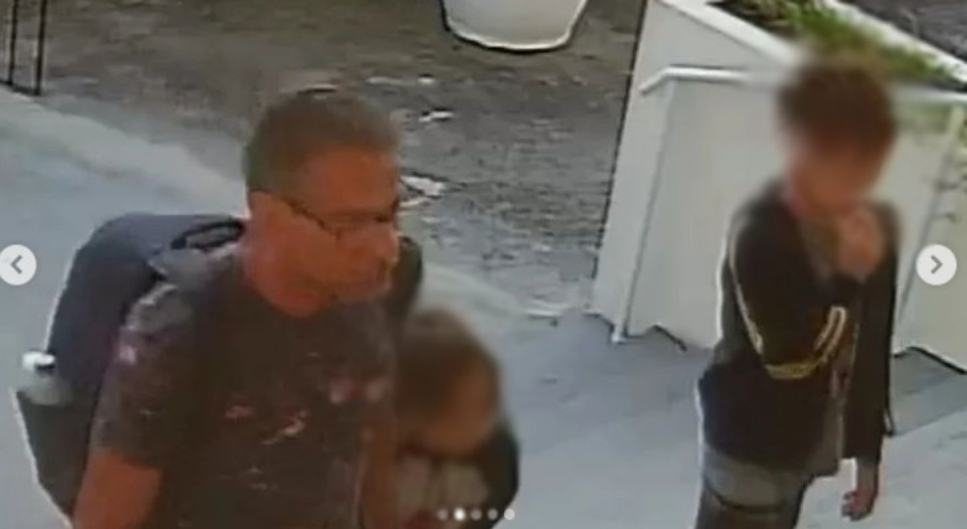 Homem entrou na igreja pedindo orações acompanhado de duas crianças - Reprodução/Redes Sociais