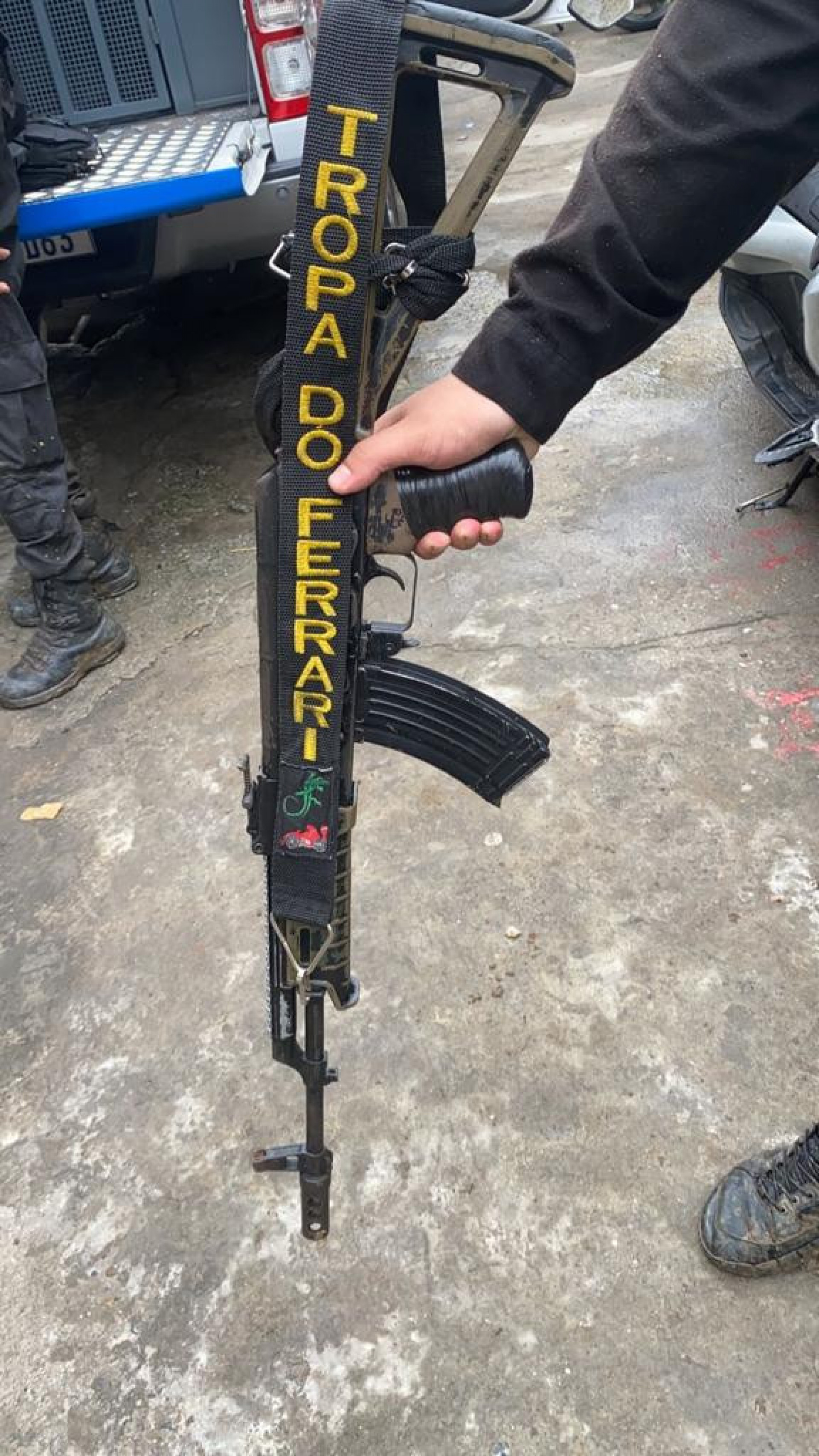 Fuzil AK-47 foi encontrado em &aacute;rea de mata na comunidade da Lagartixa