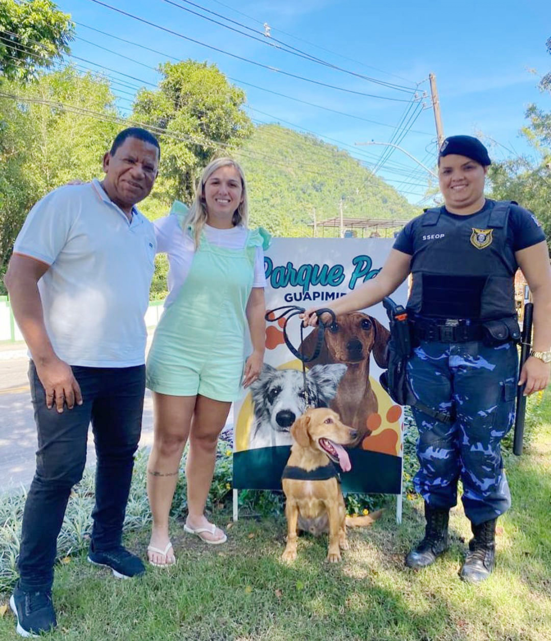 Entre os presentes estavam a prefeita de Guapimirim, Marina Rocha, e o vice-prefeito Natalício da Farmácia