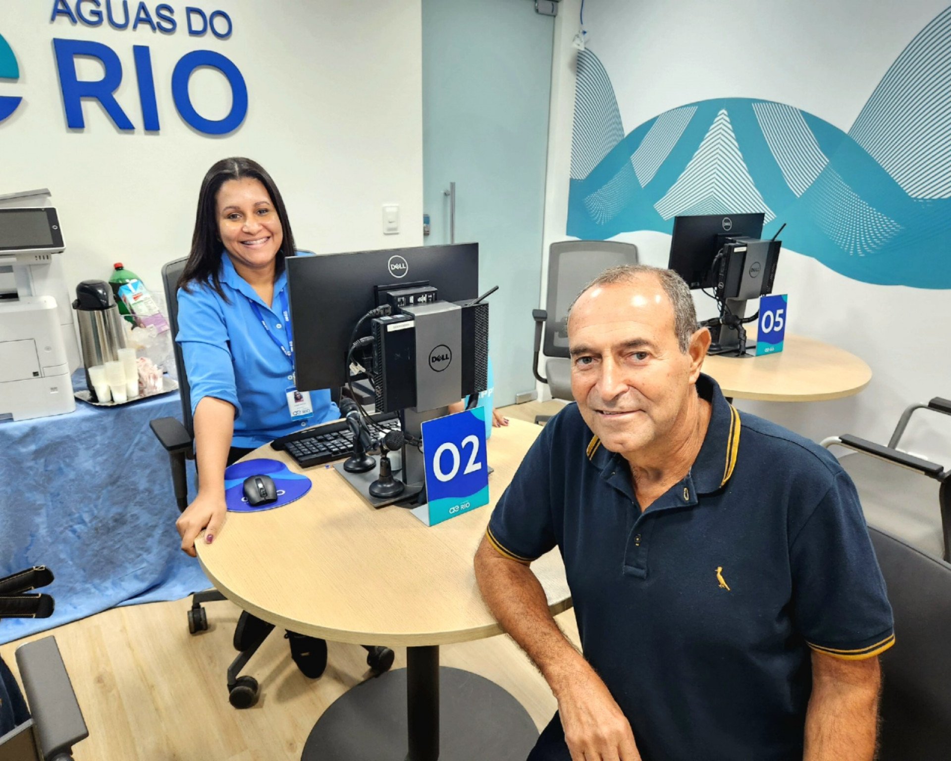 O aposentado Gilberto Lima ficou admirado com o amplo espaço para atendimento e elogiou a nova localização da loja - Divulgação