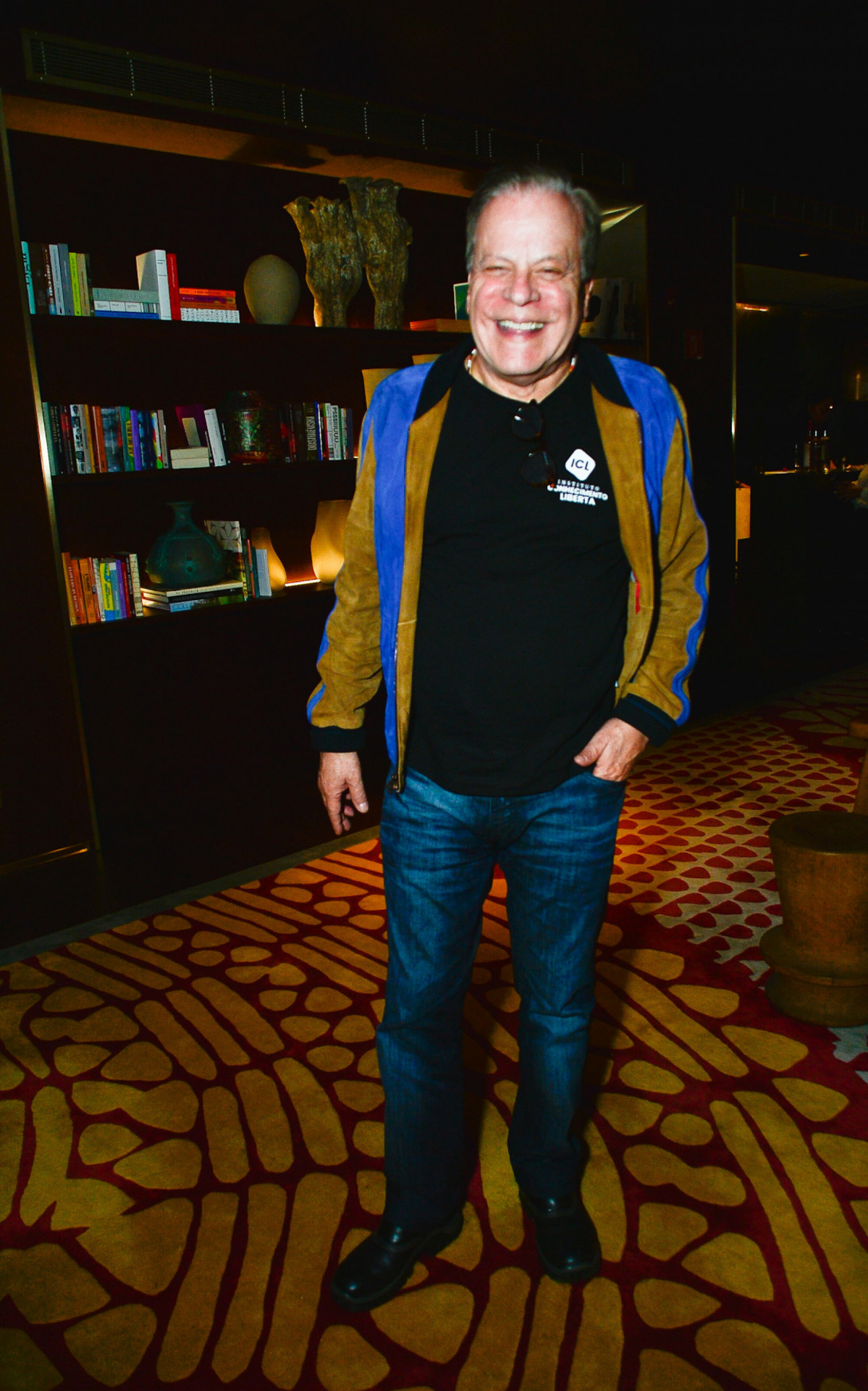 O jornalista Chico Pinheiro participa de jantar solidário em São Paulo