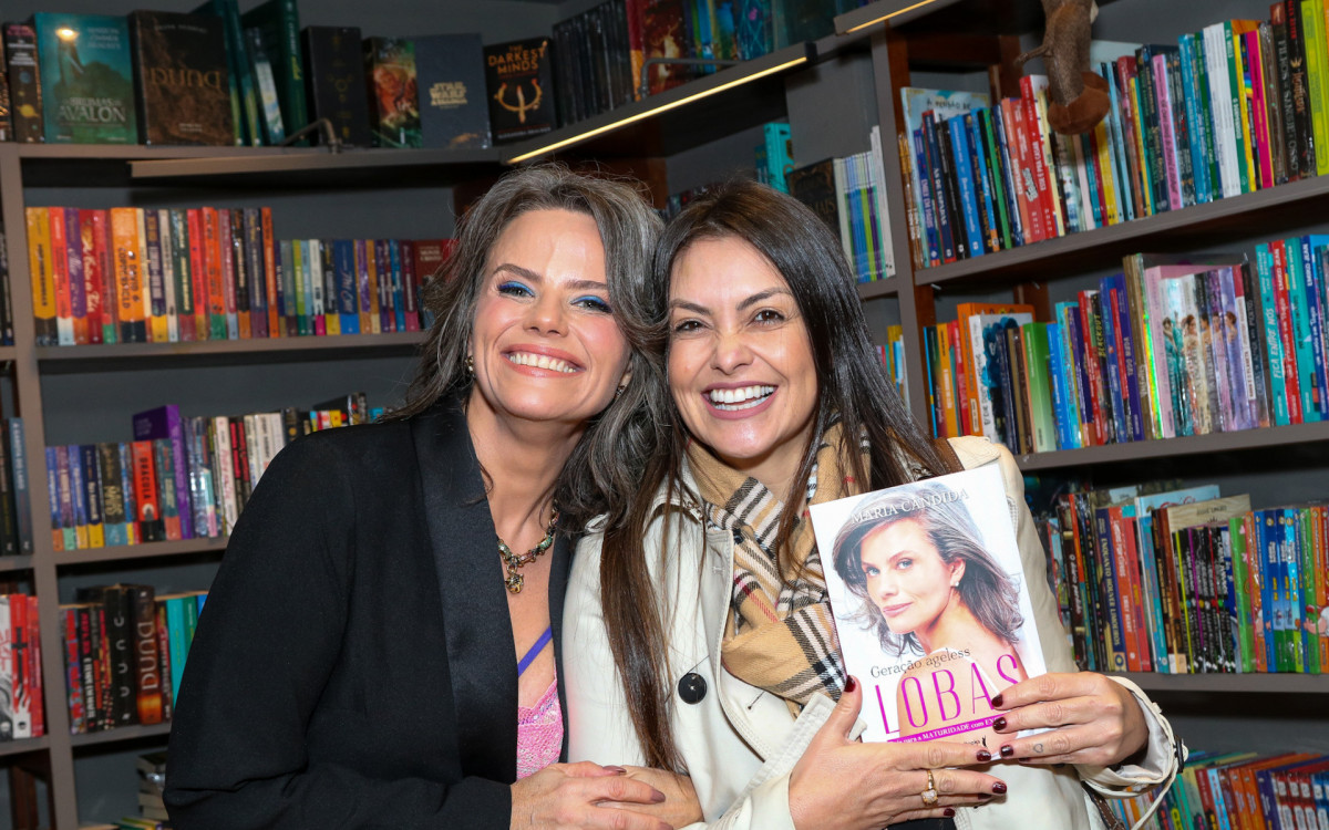 Maria C&acirc;ndida ao lado da atriz Renata Br&aacute;s