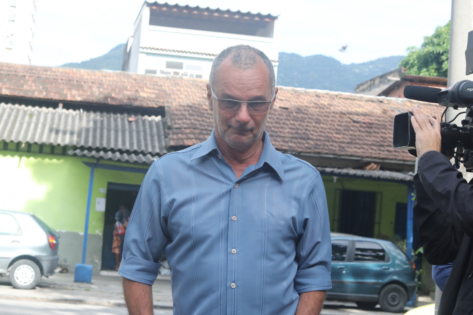 Ex-namorado de acusada de envenenar bombons, Mário Sérgio Gravital, 60 anos, compareceu à 20ª DP (Vila Isabel) para prestar depoimento - Pedro Ivo/Agência O Dia