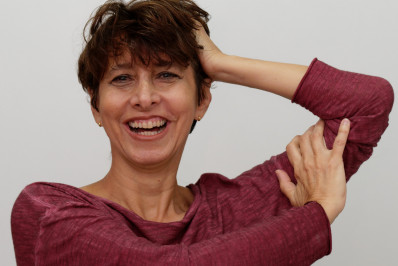 Cantora niteroiense faz show em homenagem ao rei no Theatro Municipal