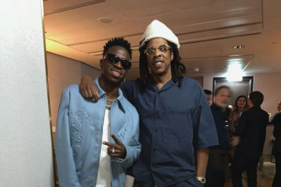Encontro de milhões! Vini Jr posa com Jay-Z em bastidores de show da Beyoncé