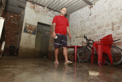 Águas do Rio inicia processo de indenização aos moradores afetados por rompimento de adutora na Baixada