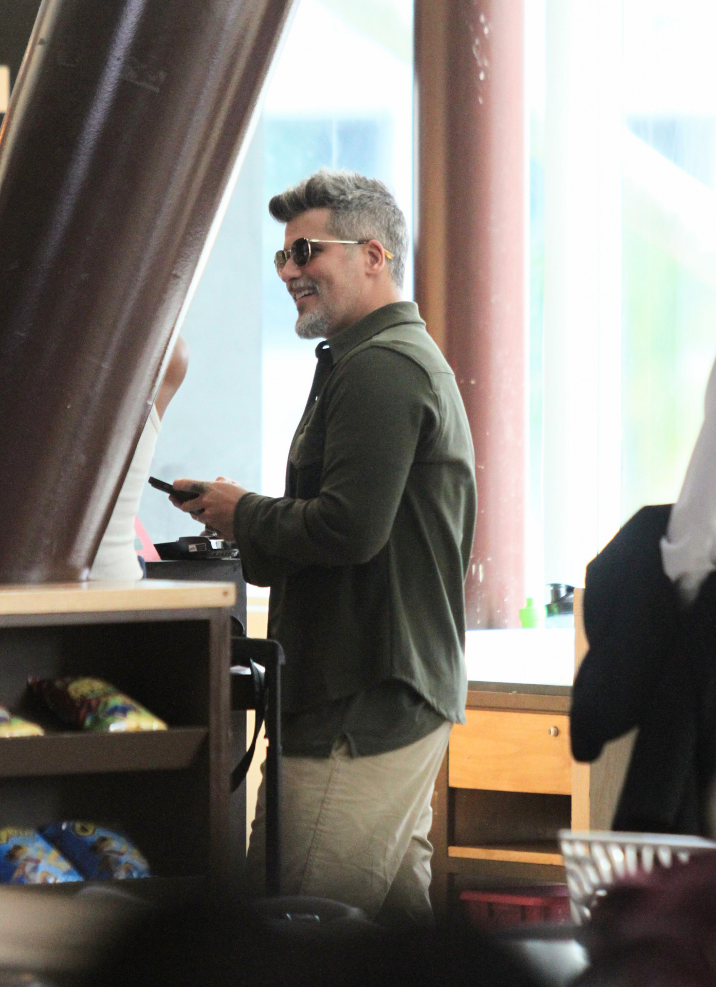 Bruno Gagliasso embarcou no Aeroporto Santos Dumont - Adão/Ag. News