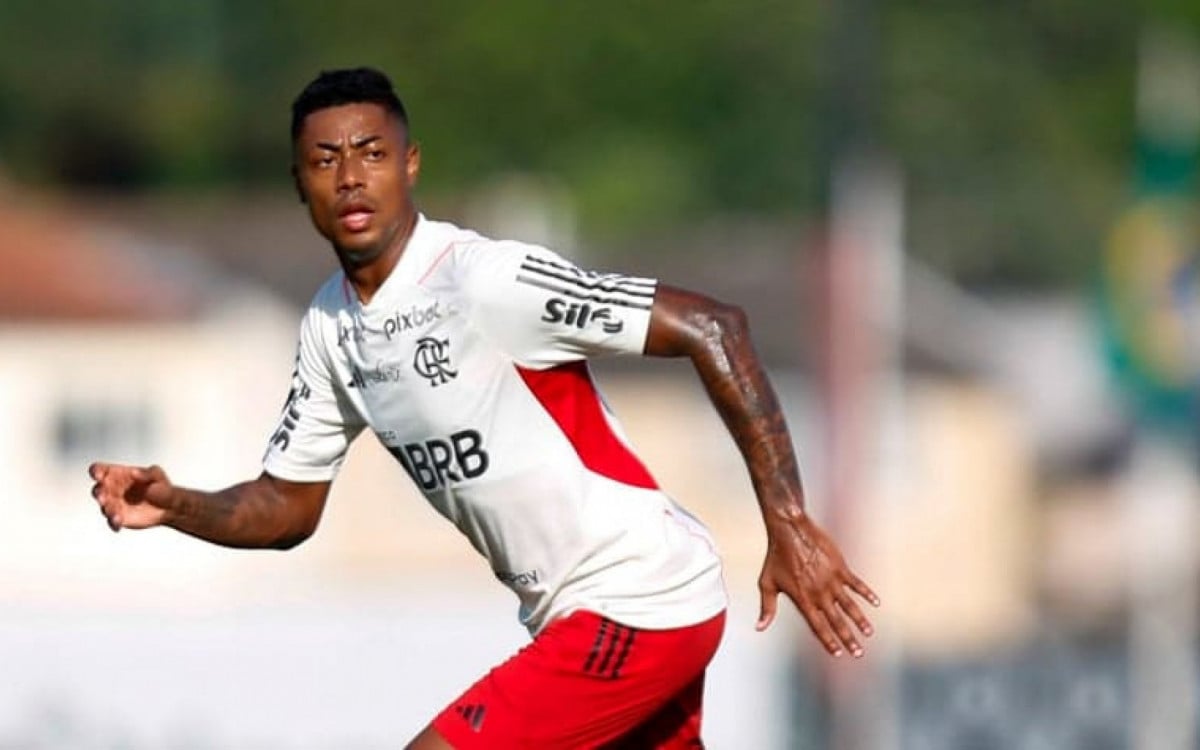 Bruno Henrique em treinamento pelo Flamengo