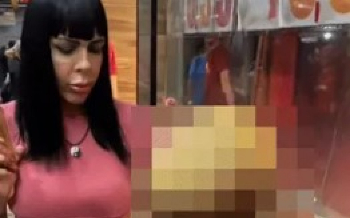 Influenciadoras s&atilde;o investigadas por racismo ap&oacute;s v&iacute;deo entregando banana e macaco de pel&uacute;cia para crian&ccedil;as