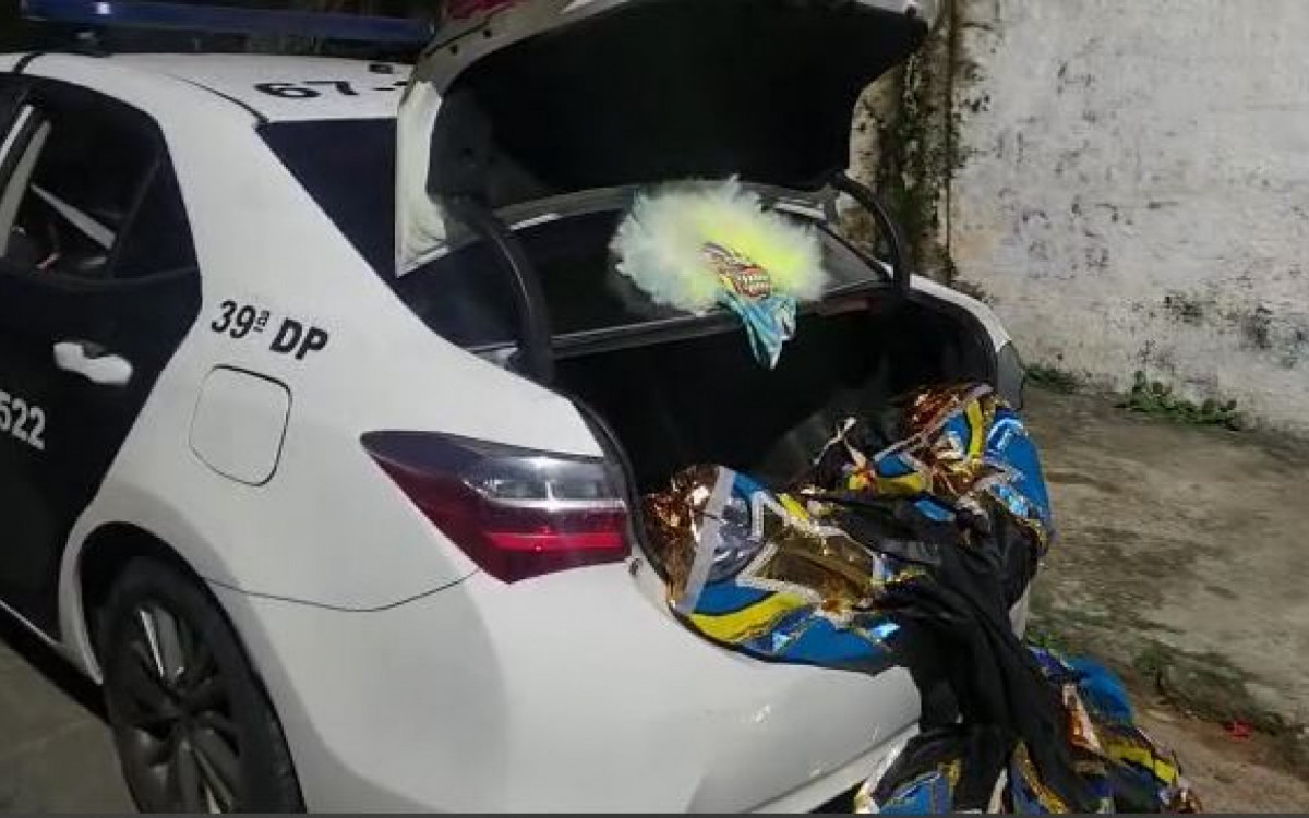 No momento da prisão foram apreendidas fantasias  - Divulgação