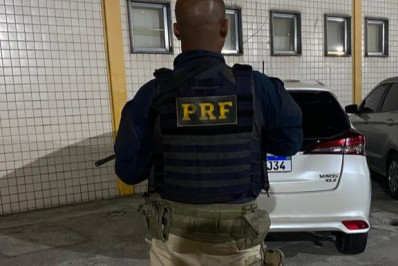 Homem é preso com carro roubado na Dutra, altura de Meriti