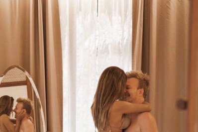 Gabi Luthai compartilha cliques sensuais ao lado de Teo Teló