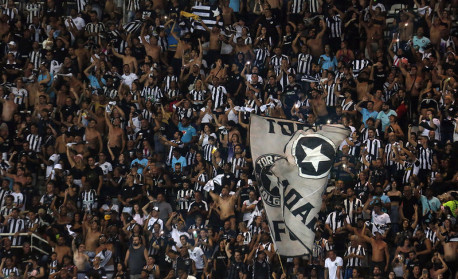 Torcida do Flamengo esgota ingressos para duelo com Athletico, pela Copa do  Brasil